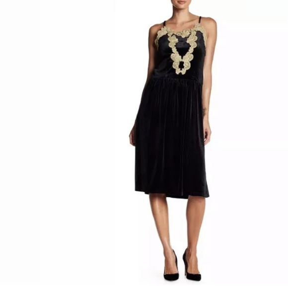Romeo & Juliet Couture Black Velvet Dress Lace